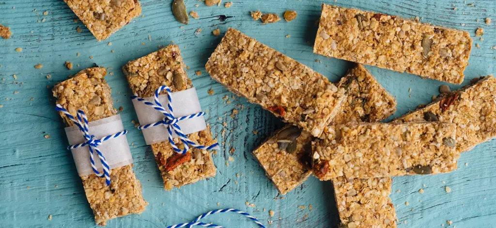 Zelfgemaakte granola repen