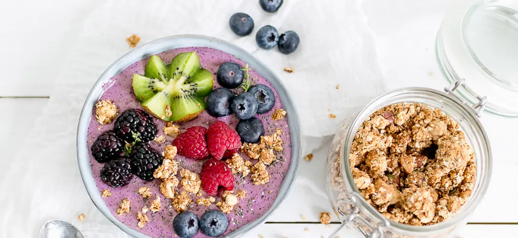 Açaï bowl & zelfgemaakte granola