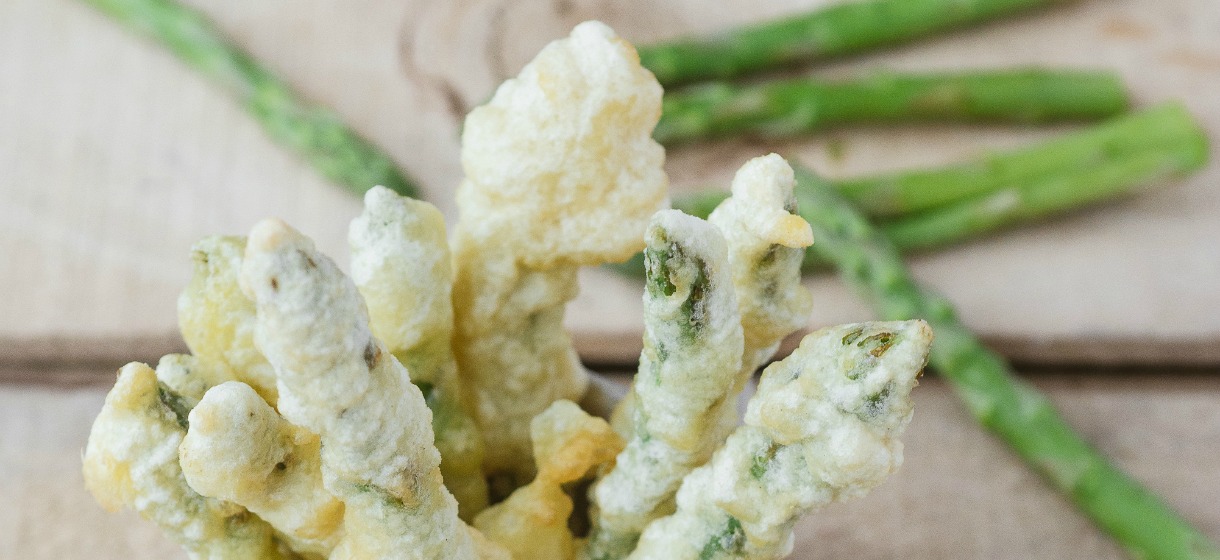 Asperges-tempura-pinda-dip