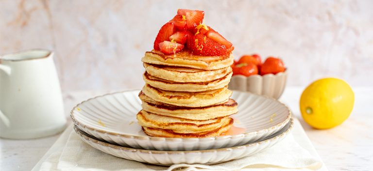 Ricotta lemon pancakes met aardbeien